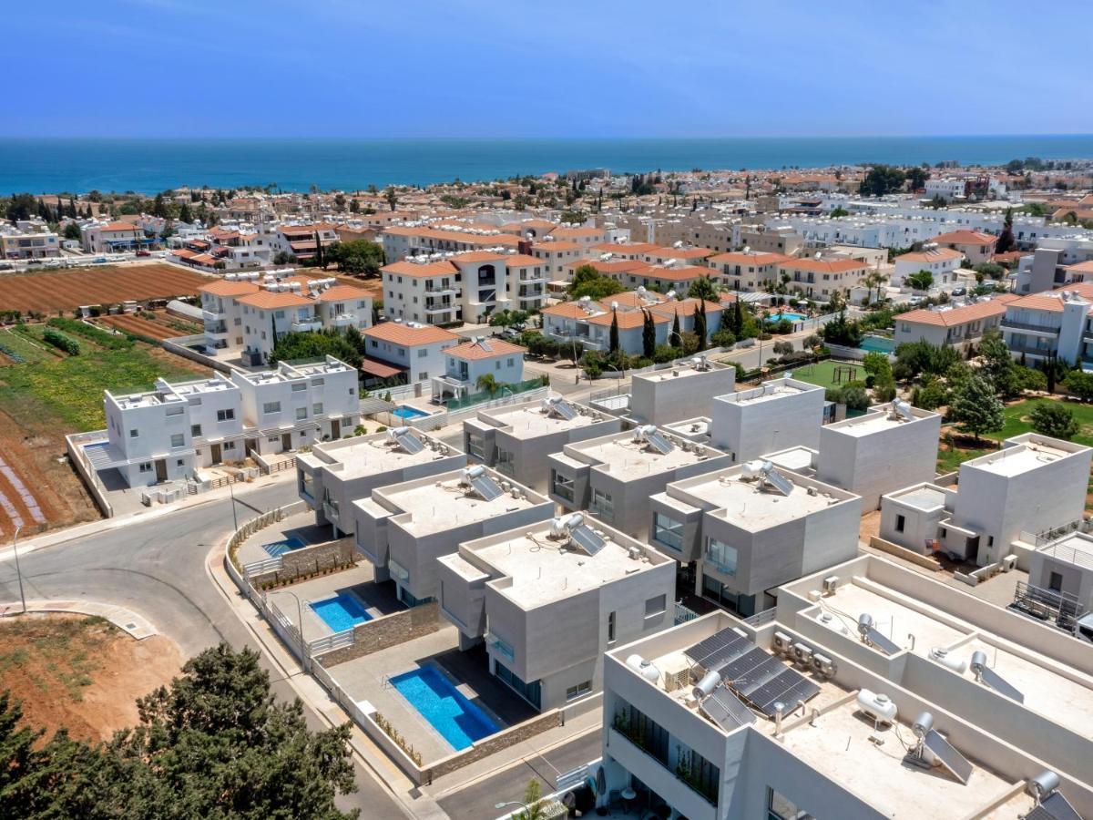 Sanders Mythical Blue Villas Paralimni Buitenkant foto